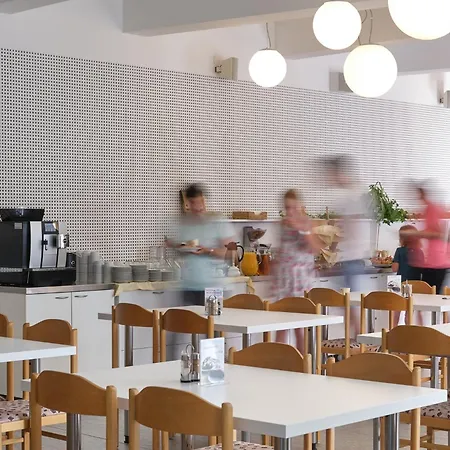 بيت ضيافة Centrum Salvator 2*