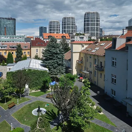 Centrum Salvator Gasthof Pressburg