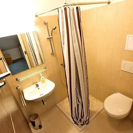 Centrum Salvator 2* براتسيلافا