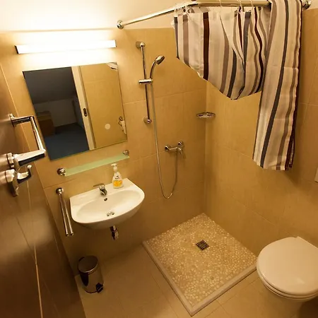 Centrum Salvator 2* براتسيلافا