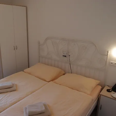 Centrum Salvator بيت ضيافة براتسيلافا